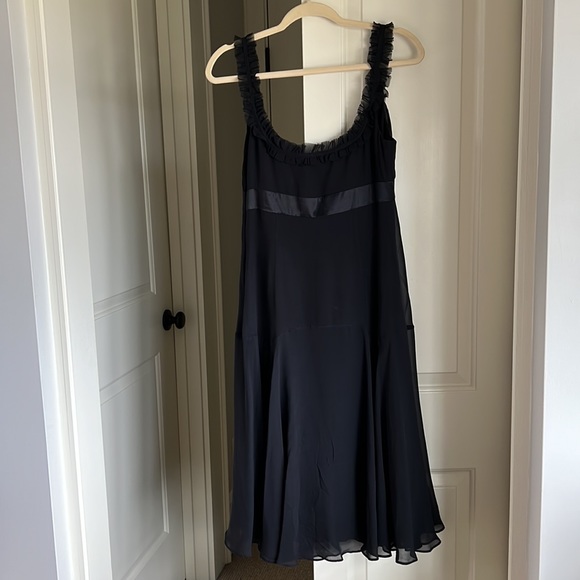 Gorgeous 100% Silk Black Ted Baker Cocktail Dress with Awesome Detail - Picture 4 of 7